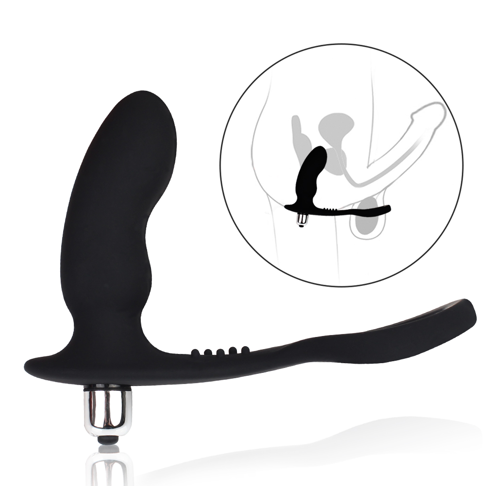 Massage avec un anneau p&eacute;nien et un plug anal